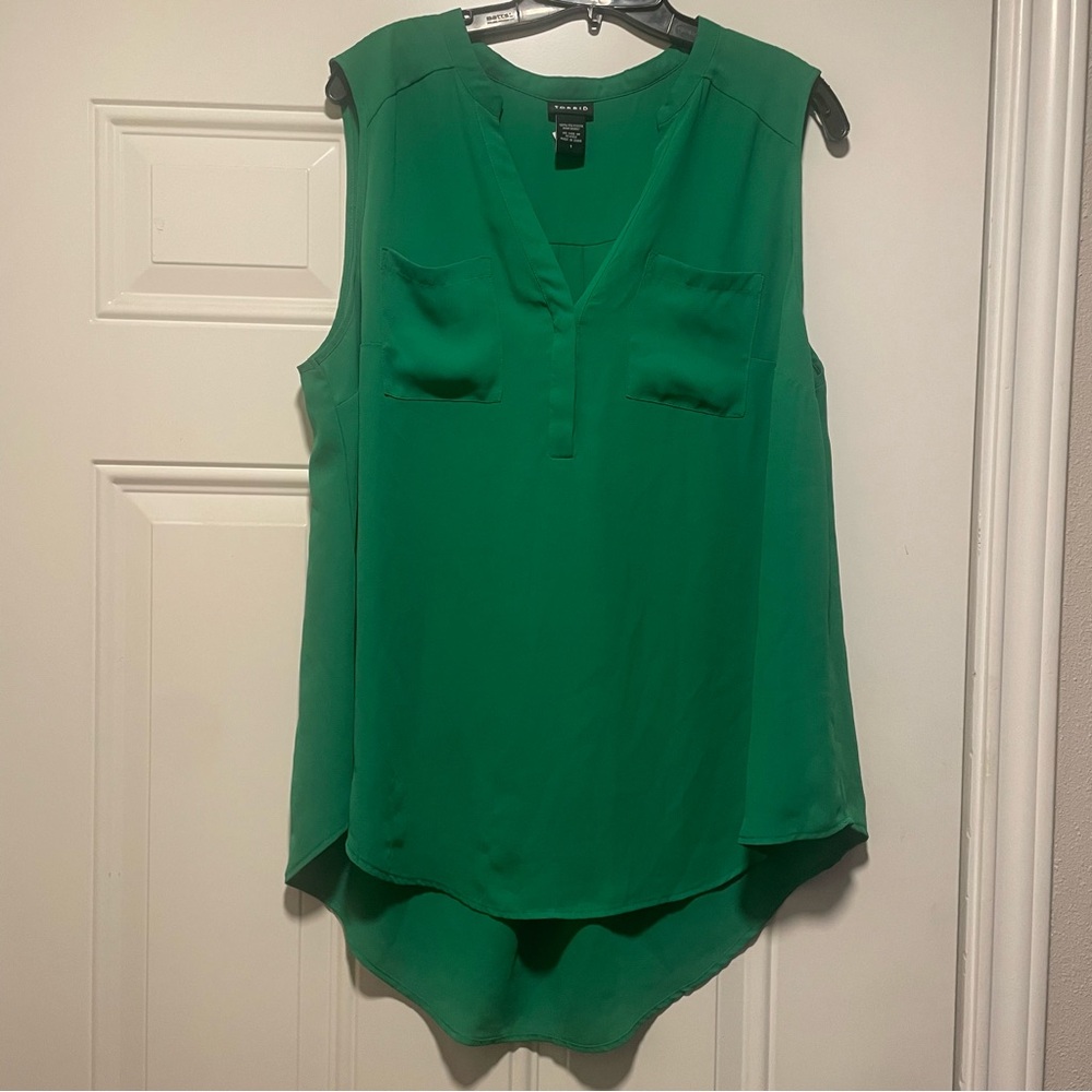 Torrid size 1 blouse (lot of 2)